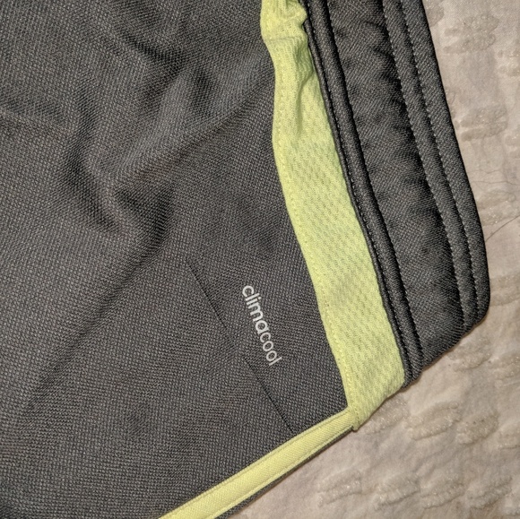 Adidas climacool grey and yellow soccer pants - Picture 6 of 8
